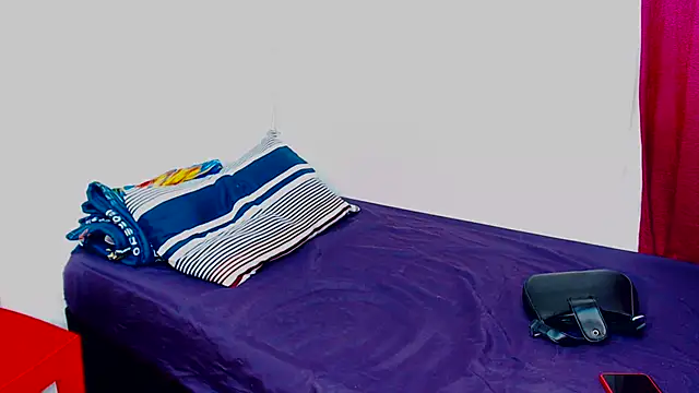 FreakyScarlet00 online show from November 4, 2025, 4:39 pm