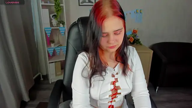 Alis Platt online show from October 13, 2025, 2:33 am