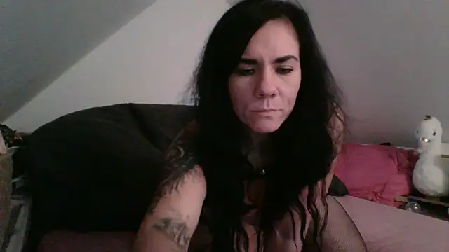 Snapshot of Blackariel chatting on October 24, 2025, 3:19 pm Blackariel online show from October 24, 2025, 3:19 pm