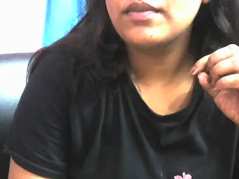 Queenxxx98 online show from October 14, 2025, 8:09 pm