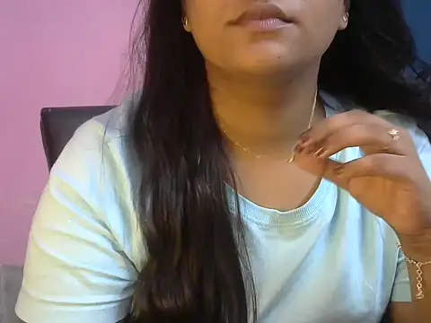 Queenxxx98 online show from October 16, 2025, 7:26 pm