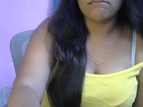 Snapshot of Queenxxx98 chatting on June 1, 2026, 5:25 pm Queenxxx98 online show from June 1, 2026, 5:25 pm