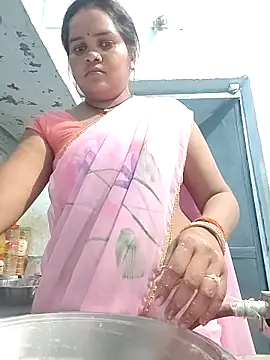 Snapshot of Rashi_cut chatting on September 21, 2025, 1:13 pm Rashi cut online show from September 21, 2025, 1:13 pm