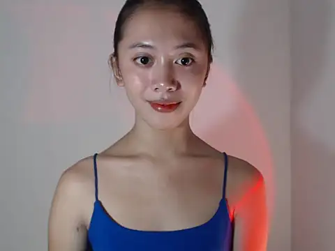 lovely kiannaHugecock online show from October 10, 2025, 10:09 pm