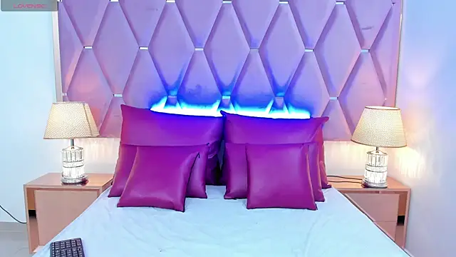 MaskedGirl  online show from November 5, 2025, 12:16 pm