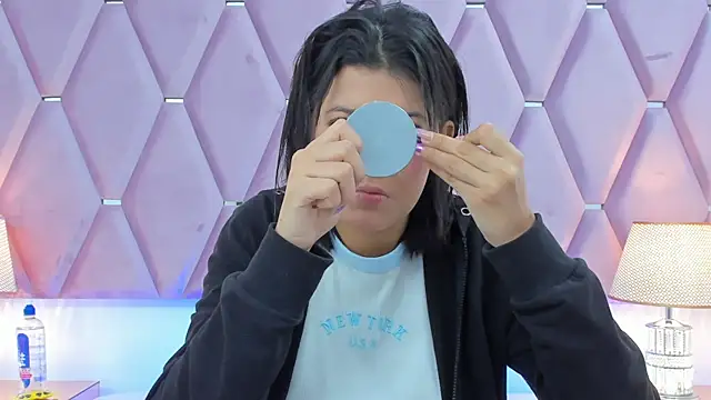 MaskedGirl  online show from November 11, 2025, 12:05 pm