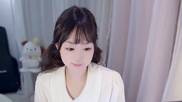 Snapshot of YUANYUAN-A chatting on November 9, 2025, 9:51 am YUANYUAN-A online show from November 9, 2025, 9:51 am