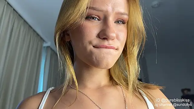 lxsundollyxl online show from March 26, 2026, 4:18 am