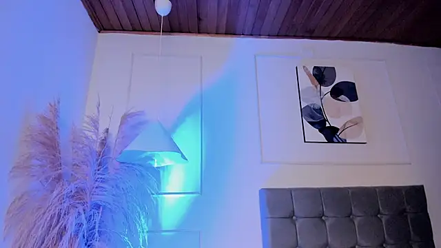 nikolevoshkie  online show from April 13, 2026, 7:41 pm