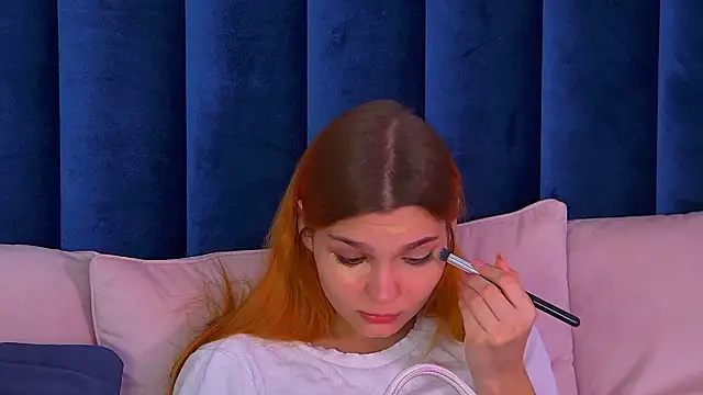 BellaMarebelle online show from October 17, 2025, 4:26 am