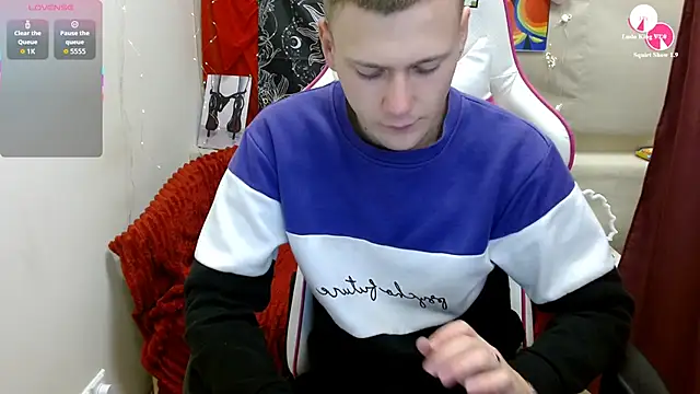 Xavier Night81 online show from October 3, 2025, 7:27 am