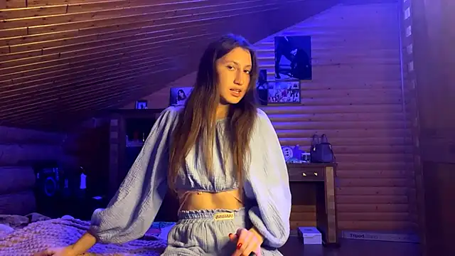 Shyselly online show from September 12, 2025, 4:18 pm