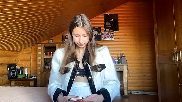 Shyselly online show from September 13, 2025, 2:17 pm