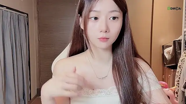 Makinghappymyself  online show from July 7, 2026, 5:10 am