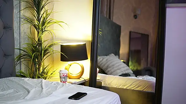 MiamiCoffee online show from November 17, 2025, 7:52 pm