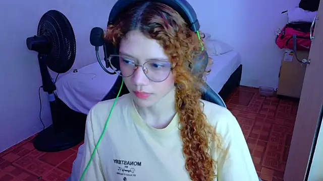 Snapshot of Birdie_0 chatting on November 13, 2025, 1:21 pm Birdie 0 online show from November 13, 2025, 1:21 pm