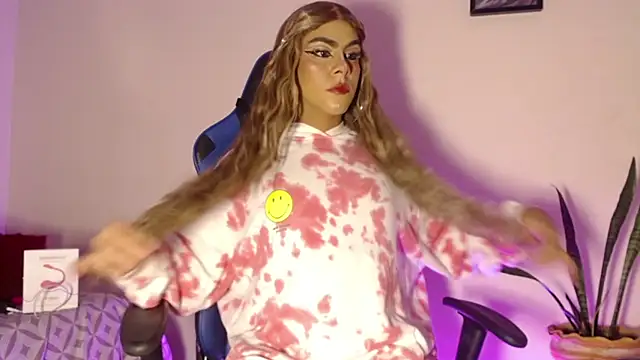 Snapshot of Antonella_copper chatting on November 7, 2025, 3:17 am Antonella copper online show from November 7, 2025, 3:17 am