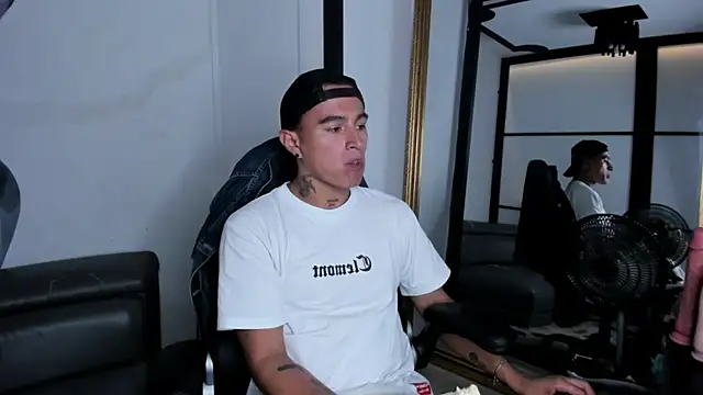 LiamDeep online show from October 8, 2025, 8:17 pm