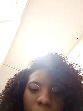 AmiraMorgan online show from October 6, 2025, 2:31 am