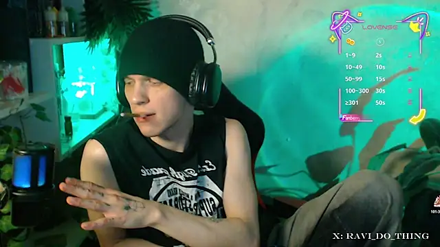 frozen boy online show from October 29, 2025, 3:36 pm