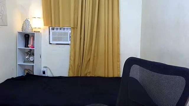 sassymimi69 online show from May 24, 2026, 2:55 pm