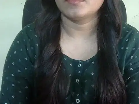 Snapshot of Aanya_Hazel chatting on October 31, 2025, 1:56 pm Aanya Hazel online show from October 31, 2025, 1:56 pm