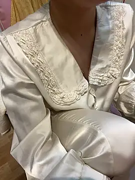 Snapshot of tran_my chatting on February 6, 2026, 2:42 pm tran my online show from February 6, 2026, 2:42 pm