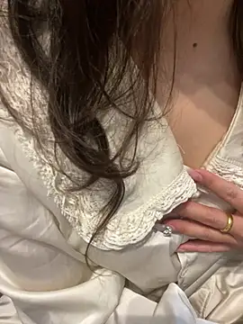 Snapshot of tran_my chatting on February 7, 2026, 3:10 am tran my online show from February 7, 2026, 3:10 am