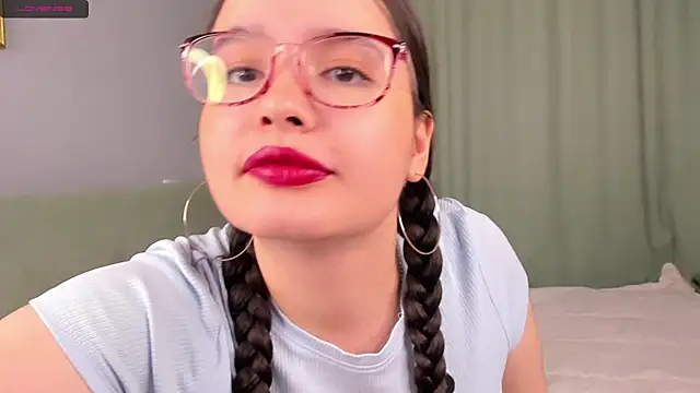 WildaBisom online show from October 2, 2025, 1:01 am