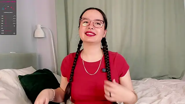 WildaBisom online show from October 3, 2025, 2:41 am