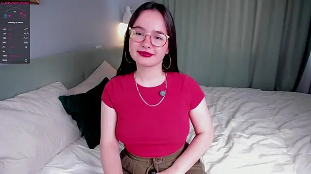 WildaBisom online show from October 7, 2025, 2:53 am