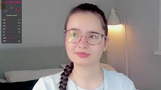 WildaBisom online show from October 18, 2025, 1:08 am