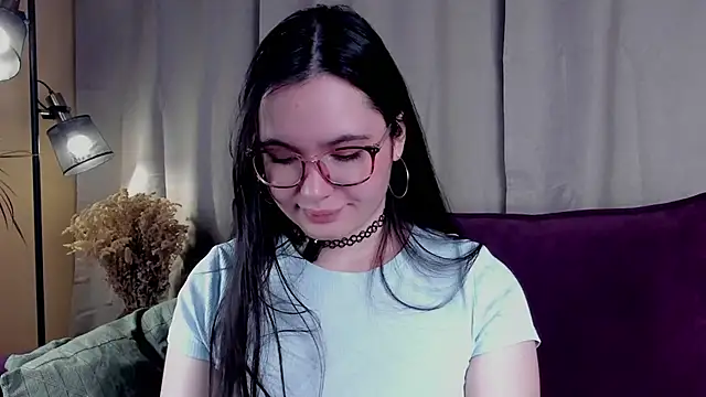 WildaBisom online show from November 10, 2025, 3:05 am