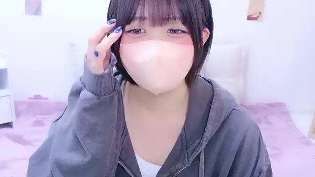 Hinata Sun online show from May 26, 2026, 11:28 am