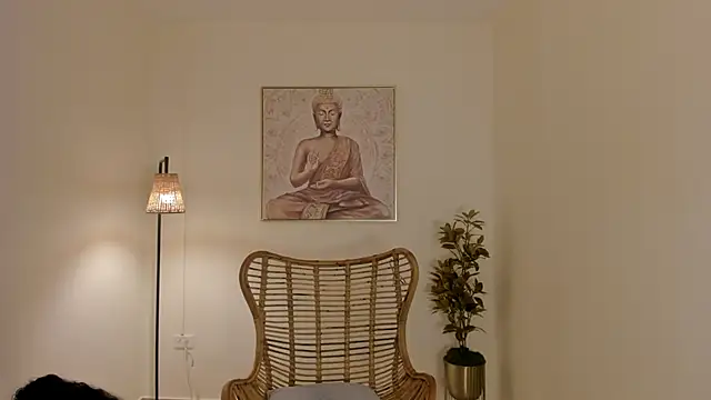 esther sofia online show from June 18, 2026, 8:13 pm
