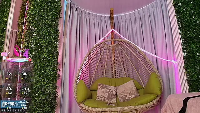 Kiara Zahiri   online show from October 2, 2025, 11:06 am