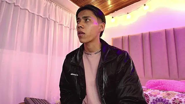 camilo nom online show from November 11, 2025, 4:23 am