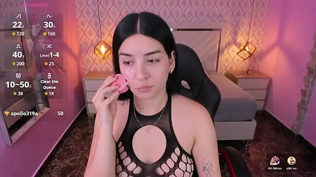 CHRISTY TEIGEN4 online show from November 7, 2025, 7:36 pm