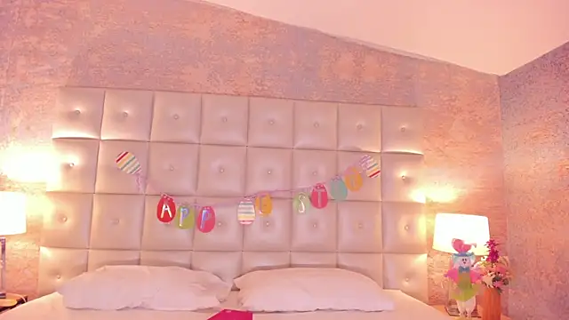 SheyLopez online show from April 9, 2026, 3:06 am