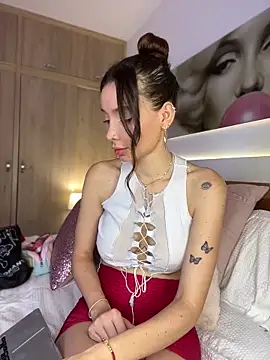 Snapshot of nicolleferragamo chatting on November 12, 2025, 2:23 am nicolleferragamo online show from November 12, 2025, 2:23 am