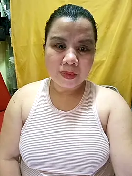 hotlyn45 online show from October 22, 2025, 1:44 pm