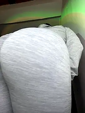 Amelia laurent online show from November 27, 2025, 7:16 pm