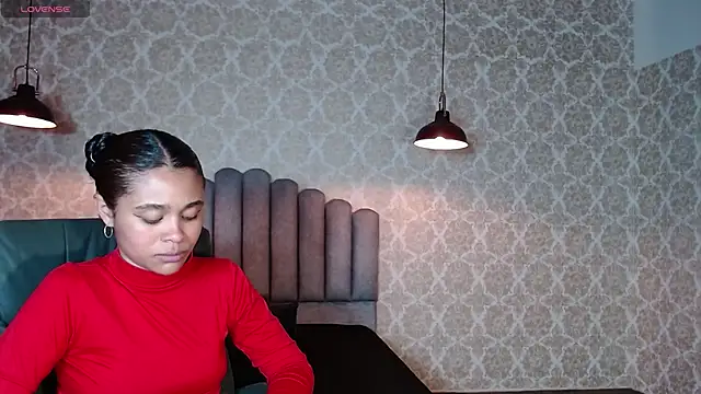 Snapshot of Kristall_06 chatting on October 5, 2025, 2:43 am Kristall 06 online show from October 5, 2025, 2:43 am