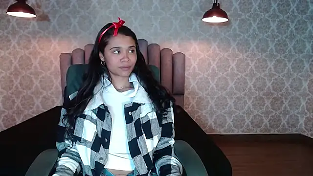 Snapshot of Kristall_06 chatting on October 18, 2025, 2:14 am Kristall 06 online show from October 18, 2025, 2:14 am