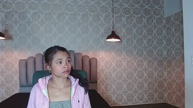 Snapshot of Kristall_06 chatting on October 19, 2025, 2:45 am Kristall 06 online show from October 19, 2025, 2:45 am