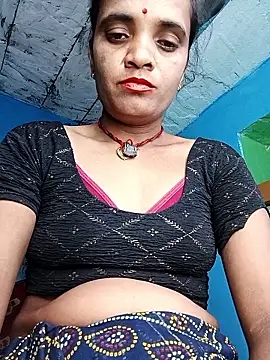 Snapshot of Hotwera chatting on September 27, 2025, 8:03 pm Hotwera online show from September 27, 2025, 8:03 pm