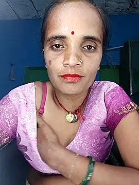 Snapshot of Hotwera chatting on October 3, 2025, 2:14 pm Hotwera online show from October 3, 2025, 2:14 pm