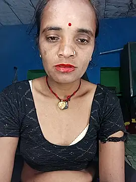 Snapshot of Hotwera chatting on October 4, 2025, 8:51 pm Hotwera online show from October 4, 2025, 8:51 pm