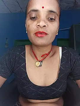 Snapshot of Hotwera chatting on October 6, 2025, 7:17 am Hotwera online show from October 6, 2025, 7:17 am