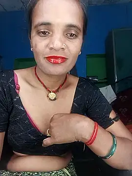 Snapshot of Hotwera chatting on October 9, 2025, 7:01 pm Hotwera online show from October 9, 2025, 7:01 pm